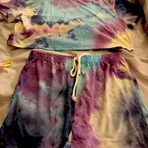 Two pice ty due outfit size small new never worn